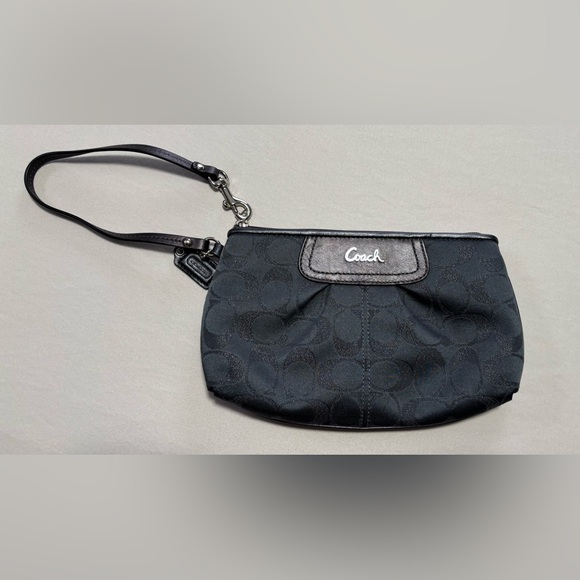 Coach wristlet - Picture 2 of 4